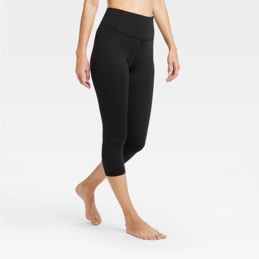 Women's Contour Power Waist High-Rise
Capri Leggings 20" - All in Motion™ Black